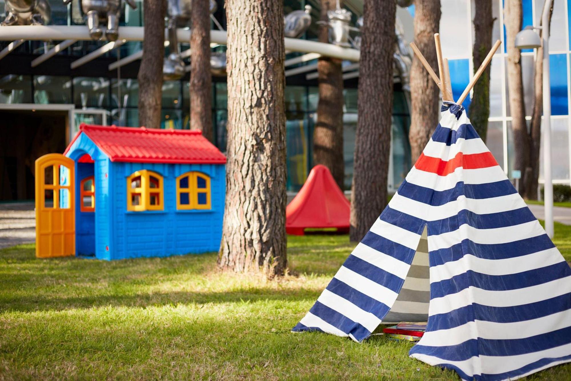 Paragraph Resort & Spa Shekvetili, Autograph Collection Extérieur photo Children's play area