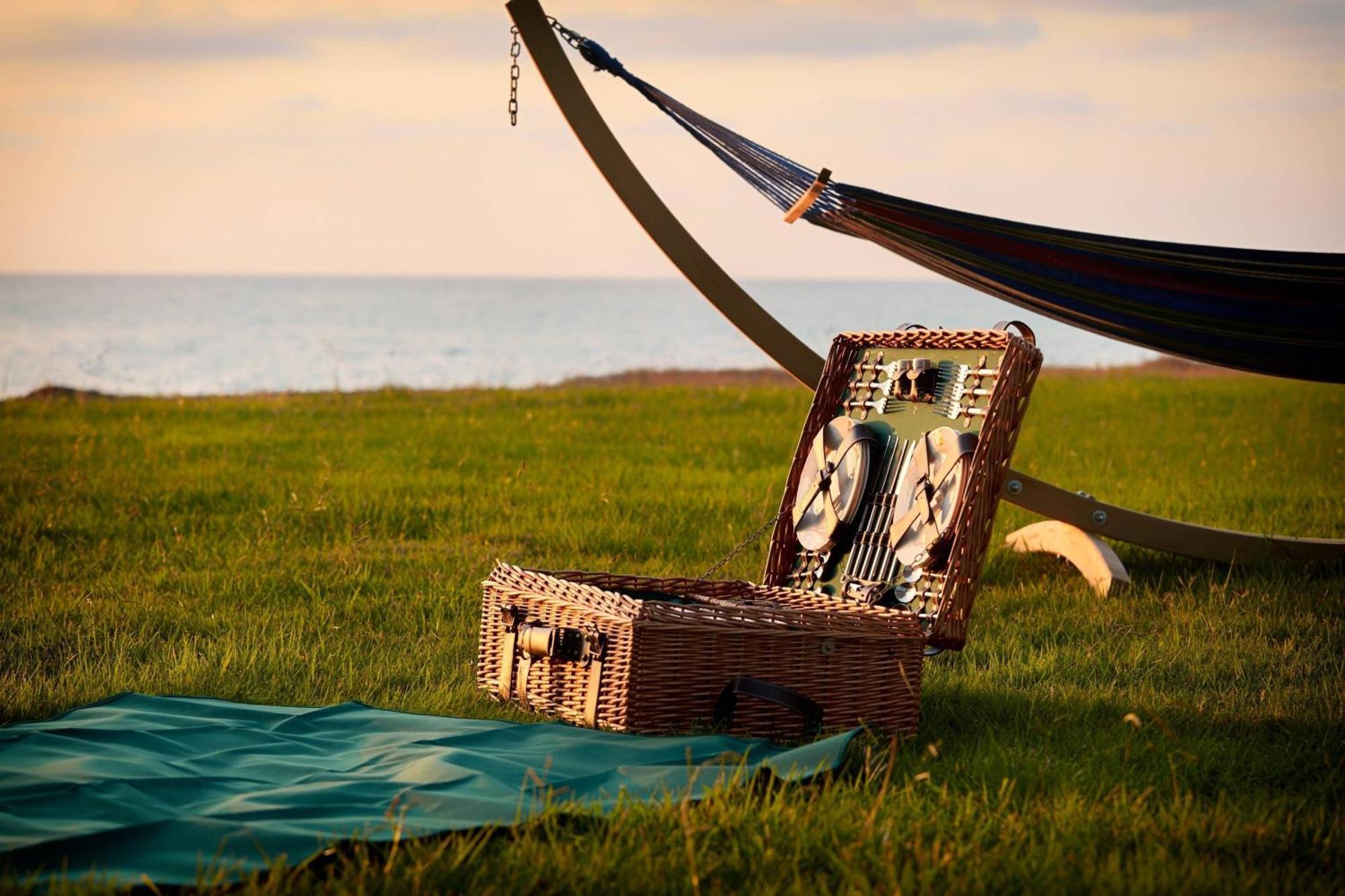 Paragraph Resort & Spa Shekvetili, Autograph Collection Extérieur photo A picnic basket
