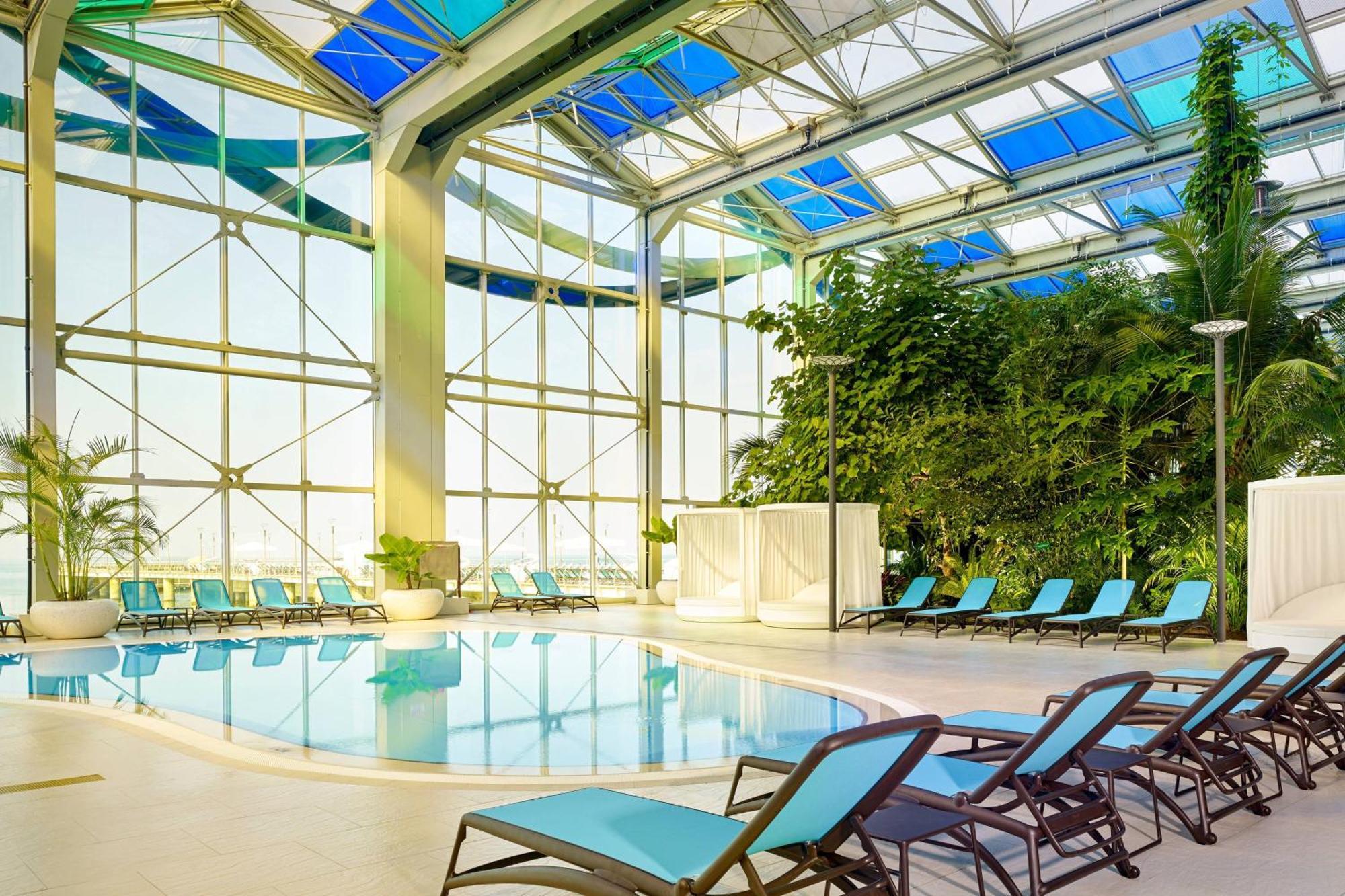 Paragraph Resort & Spa Shekvetili, Autograph Collection Extérieur photo The pool at the Westin Palace, Madrid