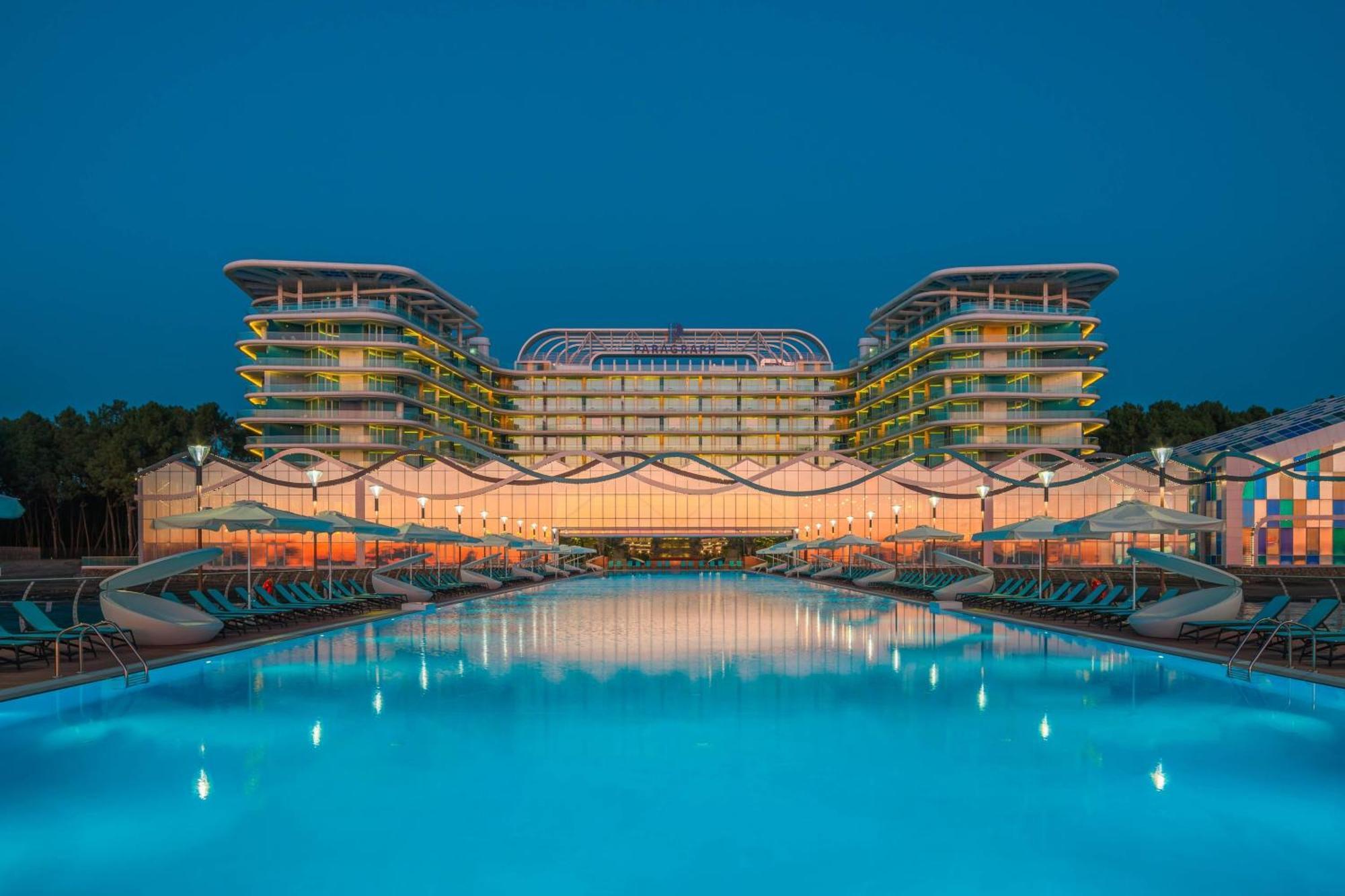 Paragraph Resort & Spa Shekvetili, Autograph Collection Extérieur photo The hotel at night